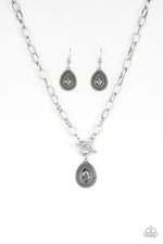 Load image into Gallery viewer, Sheen Queen Necklace
