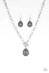 Sheen Queen Necklace